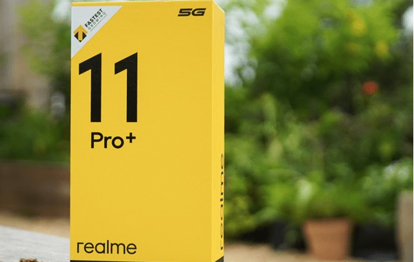 Trên tay Realme 11 Pro Plus 5G: Sang, sịn, mịn