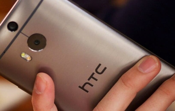 HTC sắp "comeback" với smartphone tầm trung mới dùng chip Snapdragon 7 Gen 3?