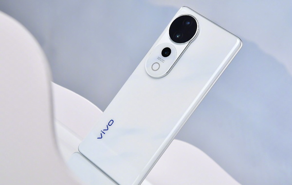 Vivo S19 series ra mắt: Smartphone mỏng nhẹ, pin lớn, camera ấn tượng và khả năng chống nước vượt trội