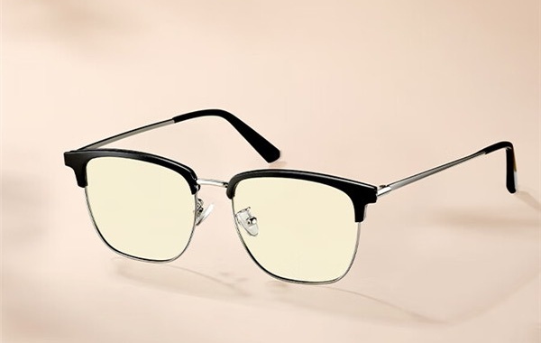 Xiaomi MIJIA Anti-Blue Light Glasses Pro: Kính chống ánh sáng xanh với gọng titanium siêu nhẹ và tròng kính chống va đập