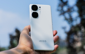 Điểm danh smartphone "hủy diệt" phân khúc tầm trung đầu 2025: Snapdragon 8 Gen 3, pin 5.500mAh kèm sạc 120W