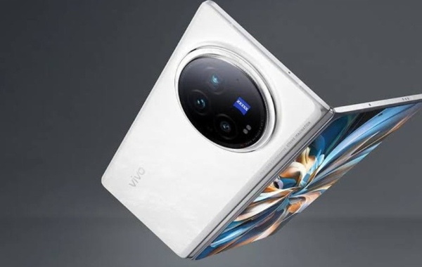 Giám đốc Vivo tiết lộ thông tin về X Fold5: Mẫu smartphone gập nhẹ nhất thế giới khi soán ngôi OPPO Find N5
