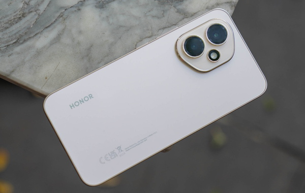 Honor 400 - smartphone AI tầm trung nổi bật với giá từ 13,5 triệu đồng