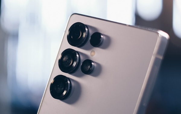 Galaxy Z Fold7: Samsung thay đổi thiết kế camera gây tranh cãi