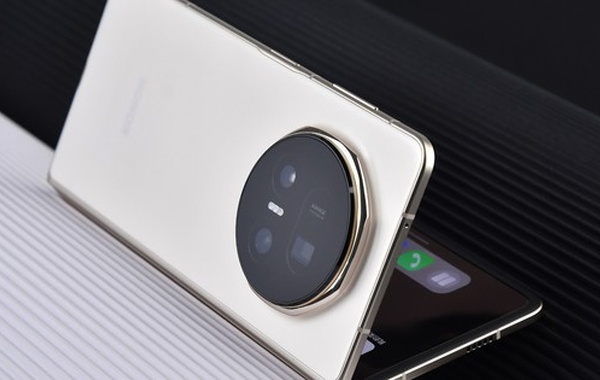 Honor Magic V5: Điện thoại gập mỏng nhất với hiệu năng ấn tượng