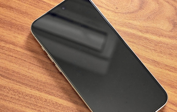 iPhone 17 Pro lộ diện với màn hình đặc biệt
