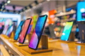 Samsung và Apple cạnh tranh gay gắt trên thị trường smartphone toàn cầu