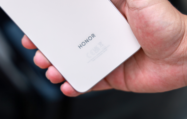 HONOR Magic 8 Ultra sắp ra mắt: Kết nối vệ tinh và sạc pin siêu tốc