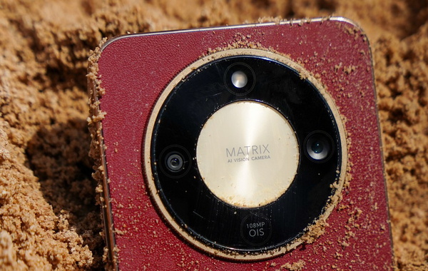 HONOR ra mắt smartphone "bất bại", pin cực khủng 8.300mAh tại Việt Nam