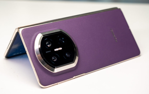 Cuộc chiến smartphone gập: Ai sẽ dẫn đầu?